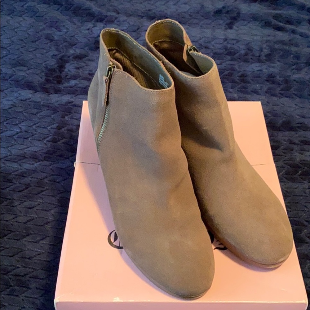 Taupe suede Crown Vintage booties
